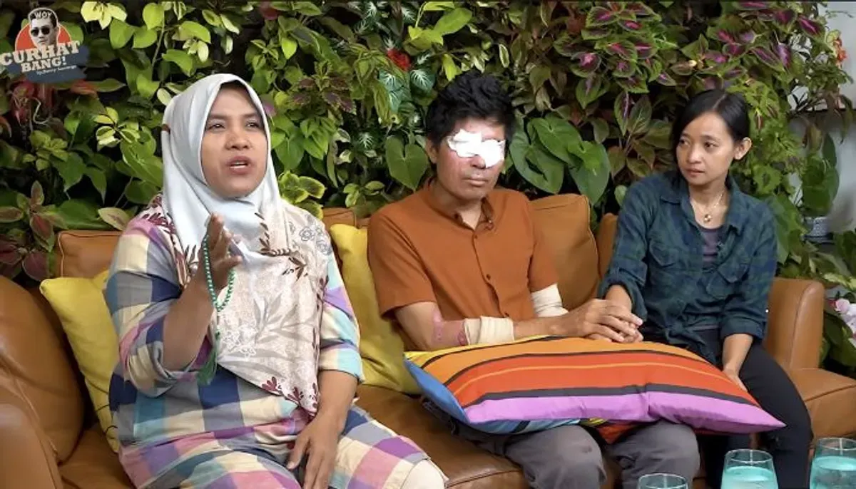 Agus Salim menghadapi ujian baru setelah kehilangan penglihatan akibat air keras. Curhat soal rumah tangga yang ditinggal istrinya. (Sumber: YouTube/CURHAT BANG Denny Sumargo)