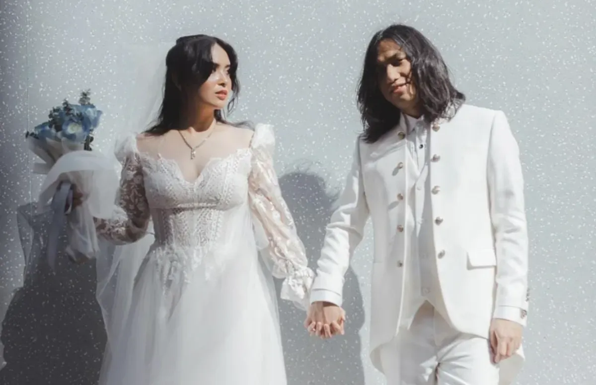 Ayushita dan Gerald Situmorang membagikan momen pernikahan mereka yang berlangsung sederhana dan intim pada Januari 2026. (Sumber: Instagram/@geraldsitumorang)