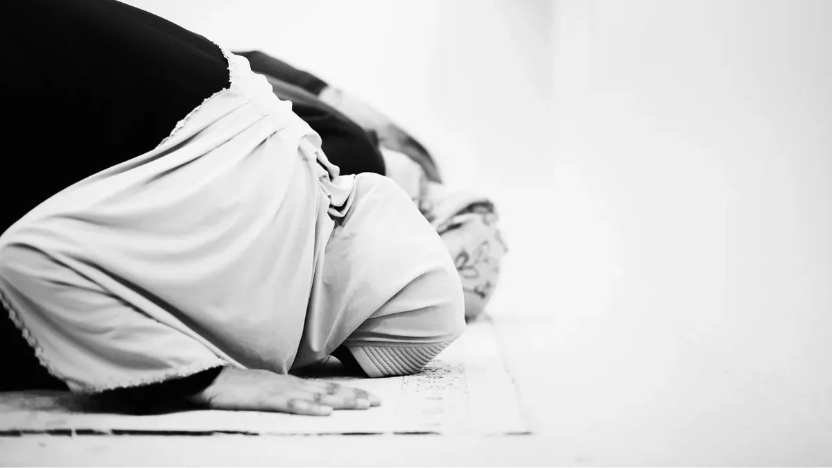 Jadwal sholat Tarawih Ramadhan 2026 di Masjid Istiqlal, Pasar Baru, Sawah Besar, Jakarta Pusat. (Sumber: Freepik/@rawpixel.com)