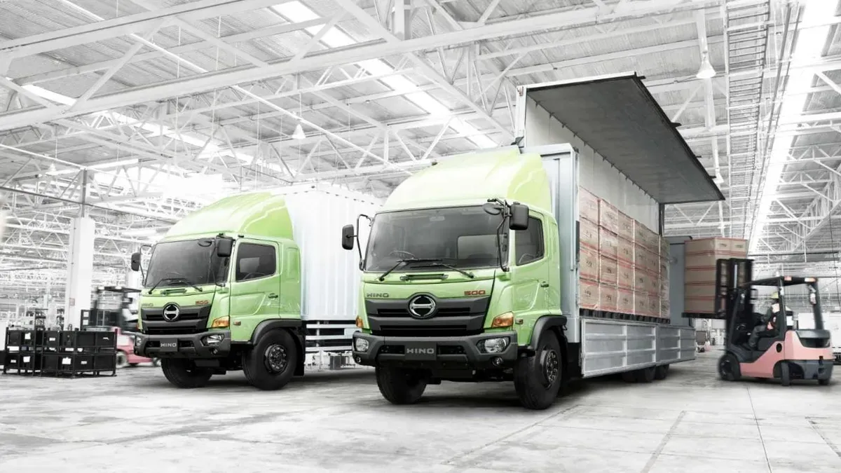 Penjualan truk nasional mengalami penurunan pada Januari 2026. (Sumber: Hino)
