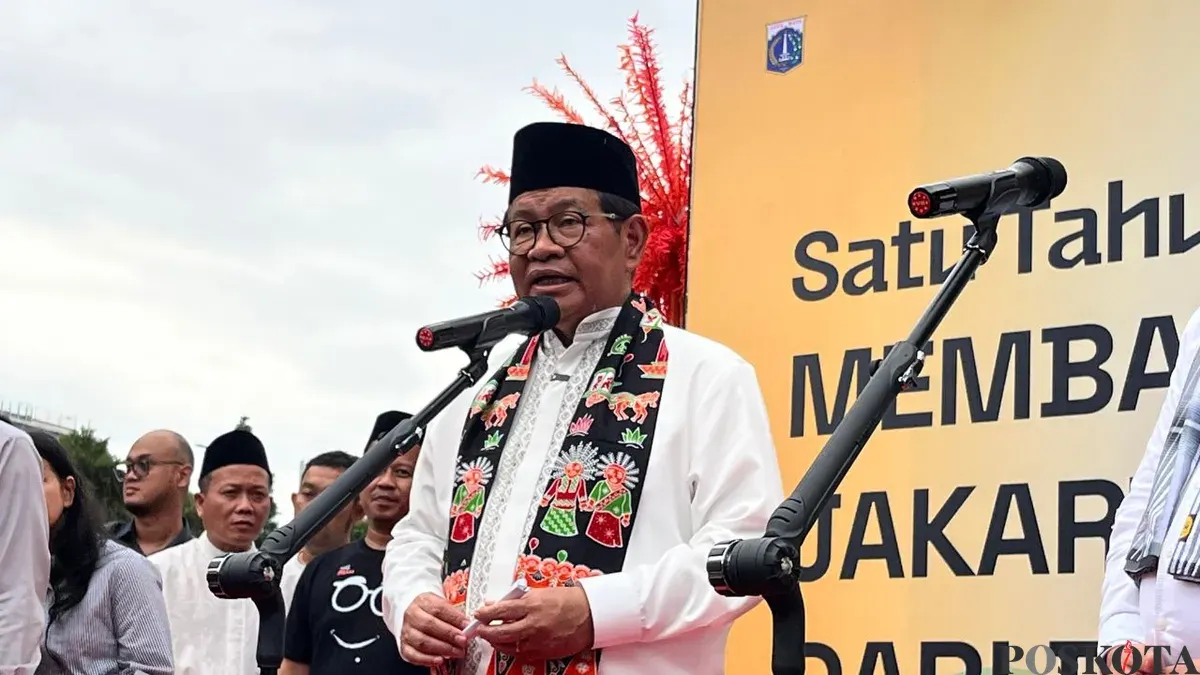 Gubernur Jakarta dan Wakil Gubernur Pramono-Rano saat diskusi bertajuk 'Satu Tahun Membangun Jakarta Dari Bawah' yang digelar di Taman Ayodia, Jakarta Selatan, Jumat, 20 Februari 2026. (Sumber: Poskota/M Tegar Jihad)