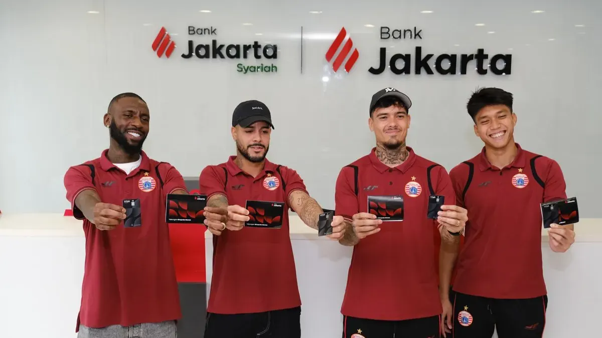 Potret pemain Persija Jakarta berkolaborasi dengan Bank Jakarta. (Sumber: Bank Jakarta)