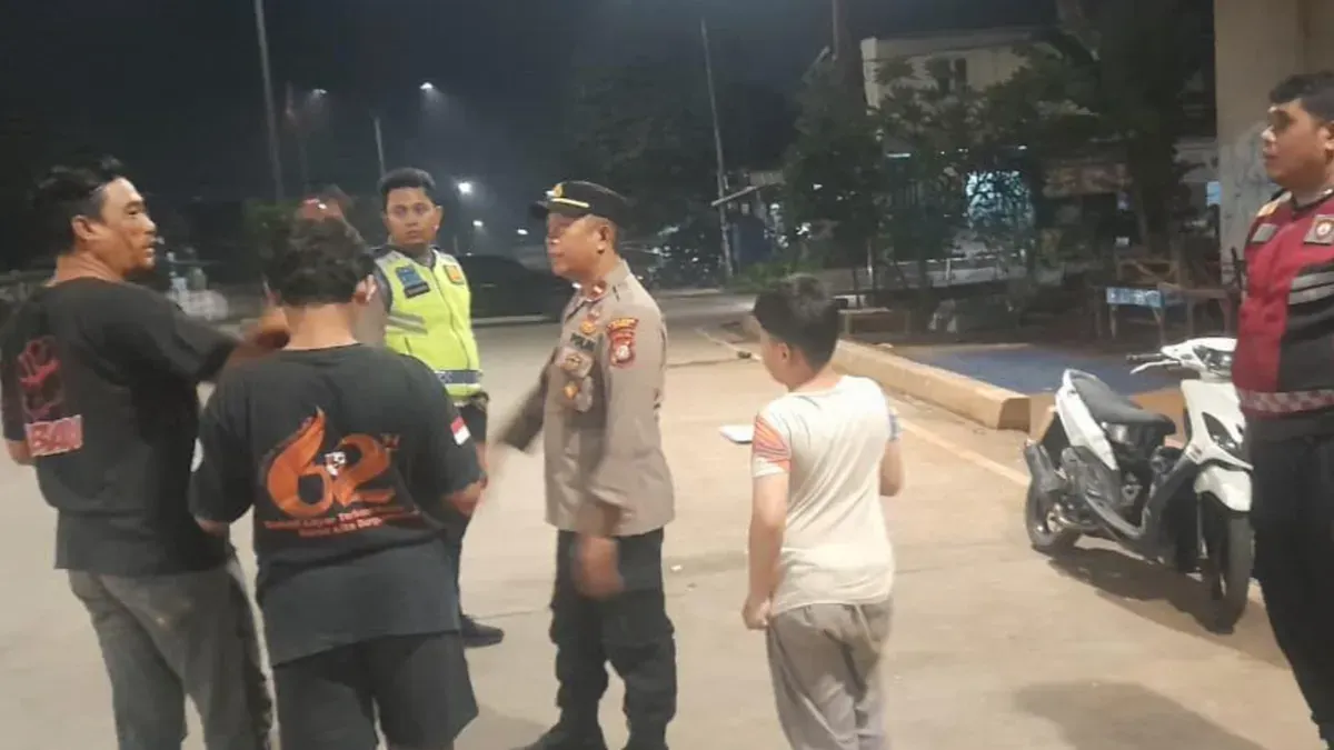 Pihak kepolisian di wilayah Cinere, Depok melakukan patroli guna antisipasi tawuran dan aksi kejahatan selama Ramadhan. (Sumber: Polsek Cinere)