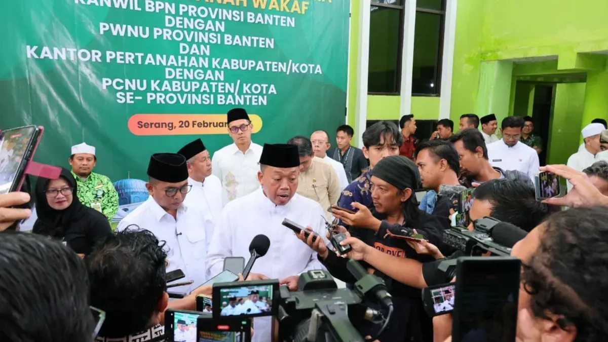 Menteri Agraria dan Tata Ruang/Kepala Badan Pertanahan Nasional (ATR/BPN), Nusron Wahid, mendorong pesantren miliki Sertipikat Hak Milik (SHM). (Sumber: Kementerian ATR/BPN)