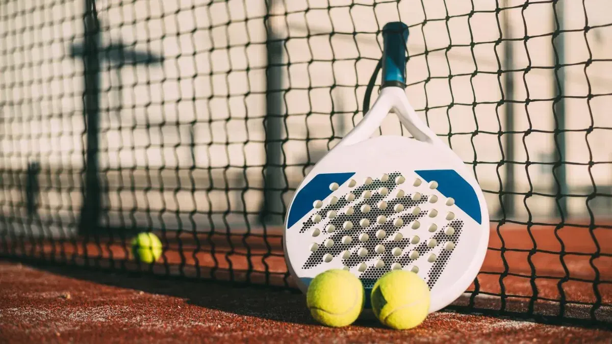 Ilustrasi, lapangan padel bermasalah di kompleks Pulosmas, Jakarta Timur. (Sumber: freepik)
