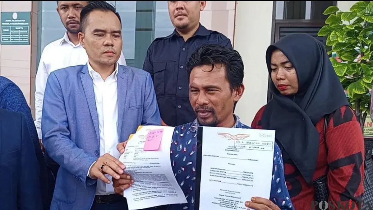 Kuasa hukum sopir ojek pangkalan mengajukan gugatan ke Pengadilan Negeri Pandeglang. (Sumber: Poskota/Samsul Fatoni)
