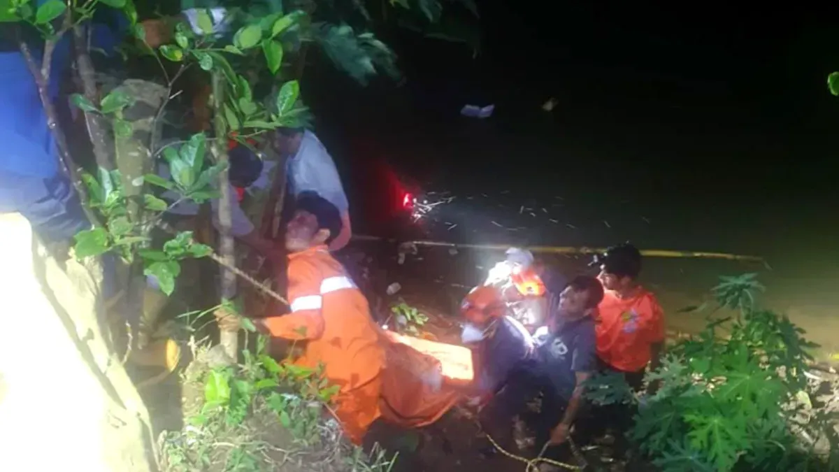 Penemuan mayat pria tanpa identitas di Kali Ciliwung. (Sumber: Polsek Jagakarsa)
