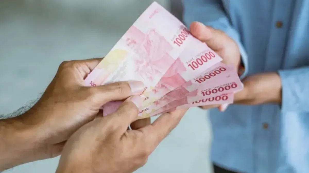 Ilustrasi THR karyawan baru. (Sumber: Line Bank)