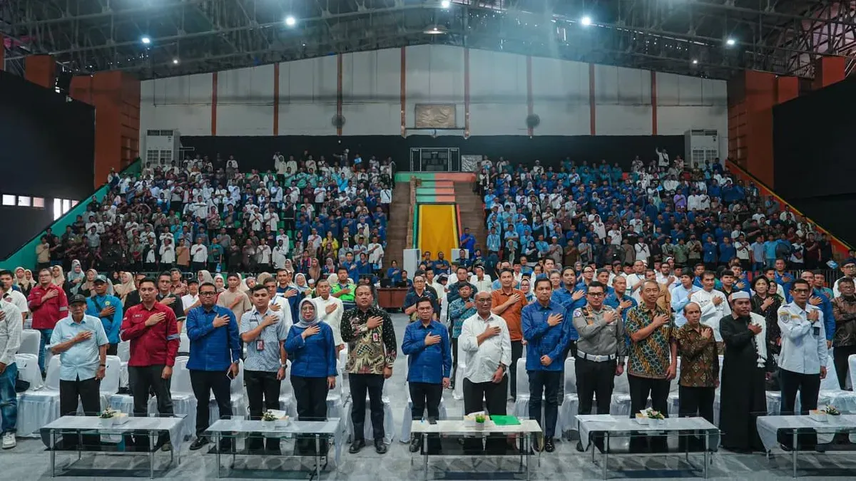 Apel Keselamatan Ekosistem Pramudi bersama ratusan pramudi, baik swakelola, maupun mitra operator Transjakarta. (Sumber: Dok. Istimewa)