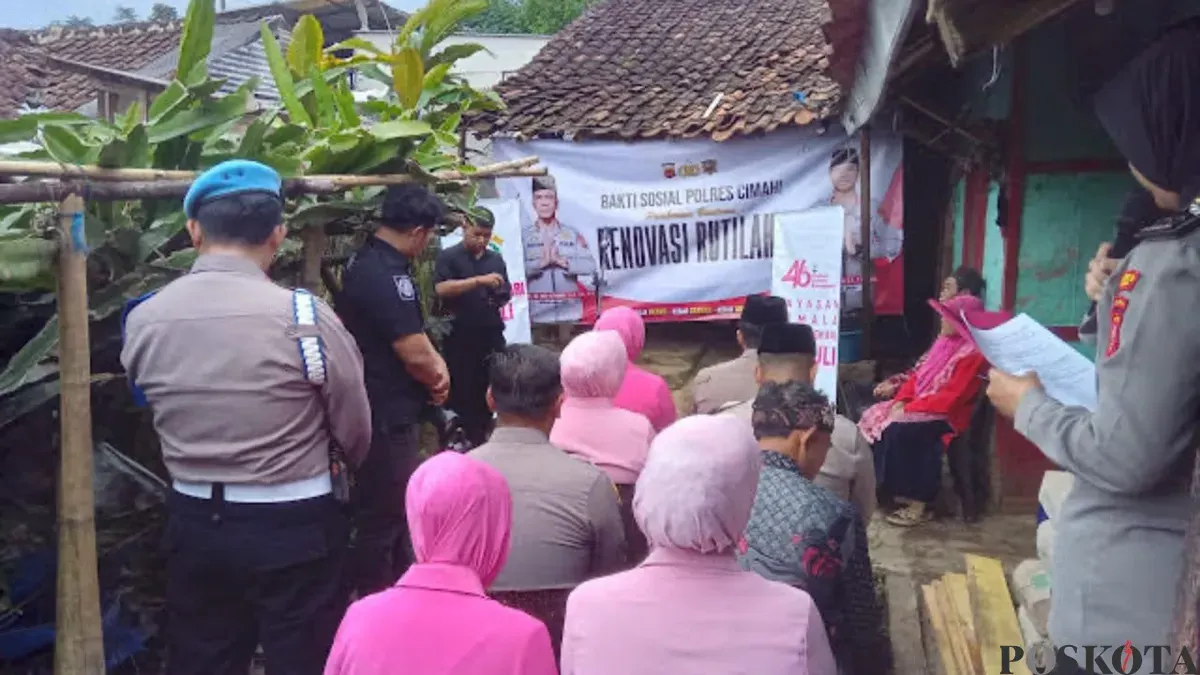 Bakti Sosial Polda Jabar dan Polres Cimahi Bantu Renovasi Rutilahu. (Sumber: Poskota/Gatot Poedji Utomo)