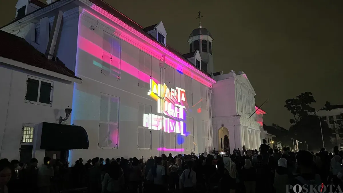 Perayaan malam pergantian tahun baru 2026 di kawasan Kota Tua, Tamansari, Jakarta Barat, Kamis, 1 Januari 2026. (Sumber: Poskota/Pandi Ramedhan)
