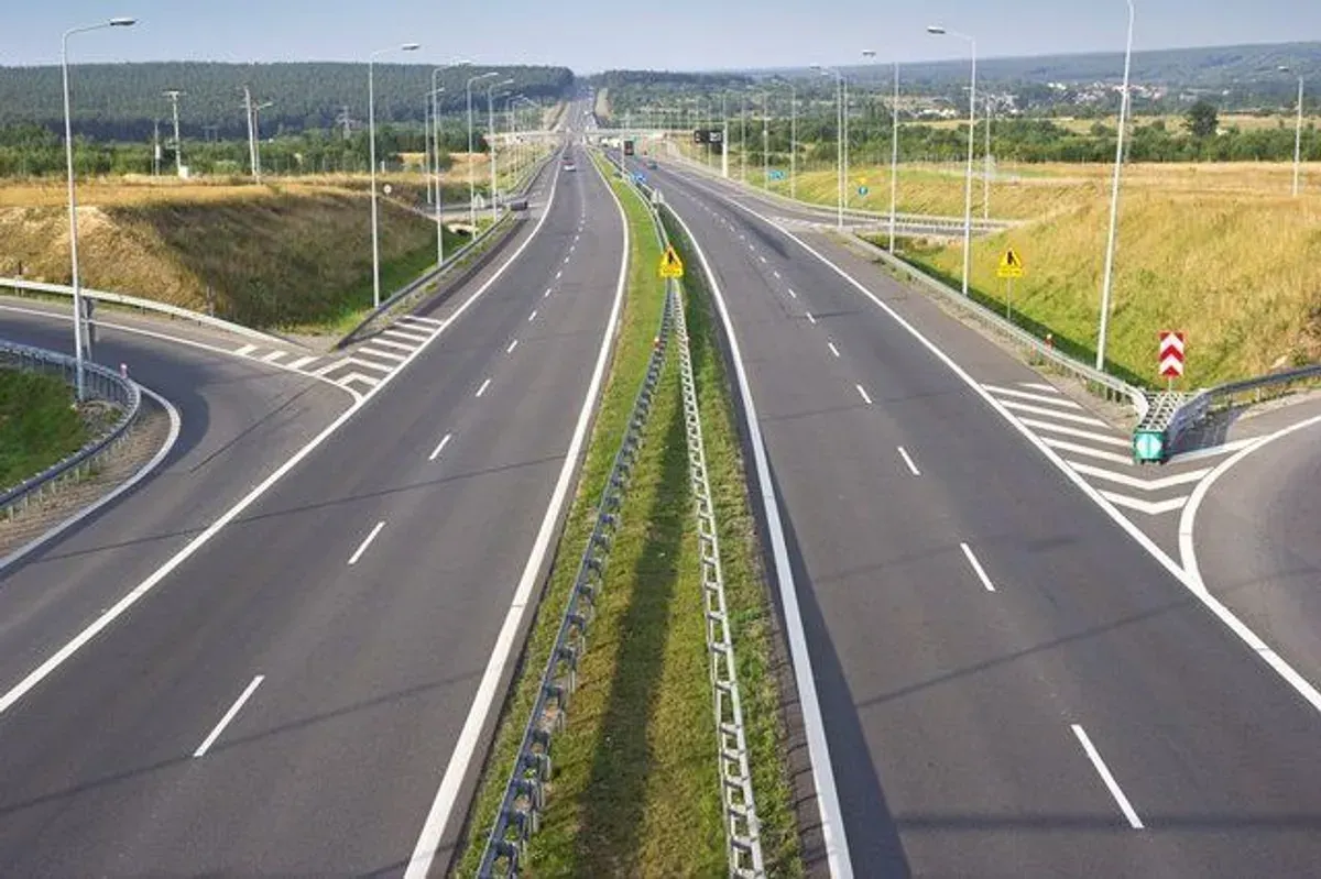 Ilustrasi Jalan Tol (Sumber: Pinterest)