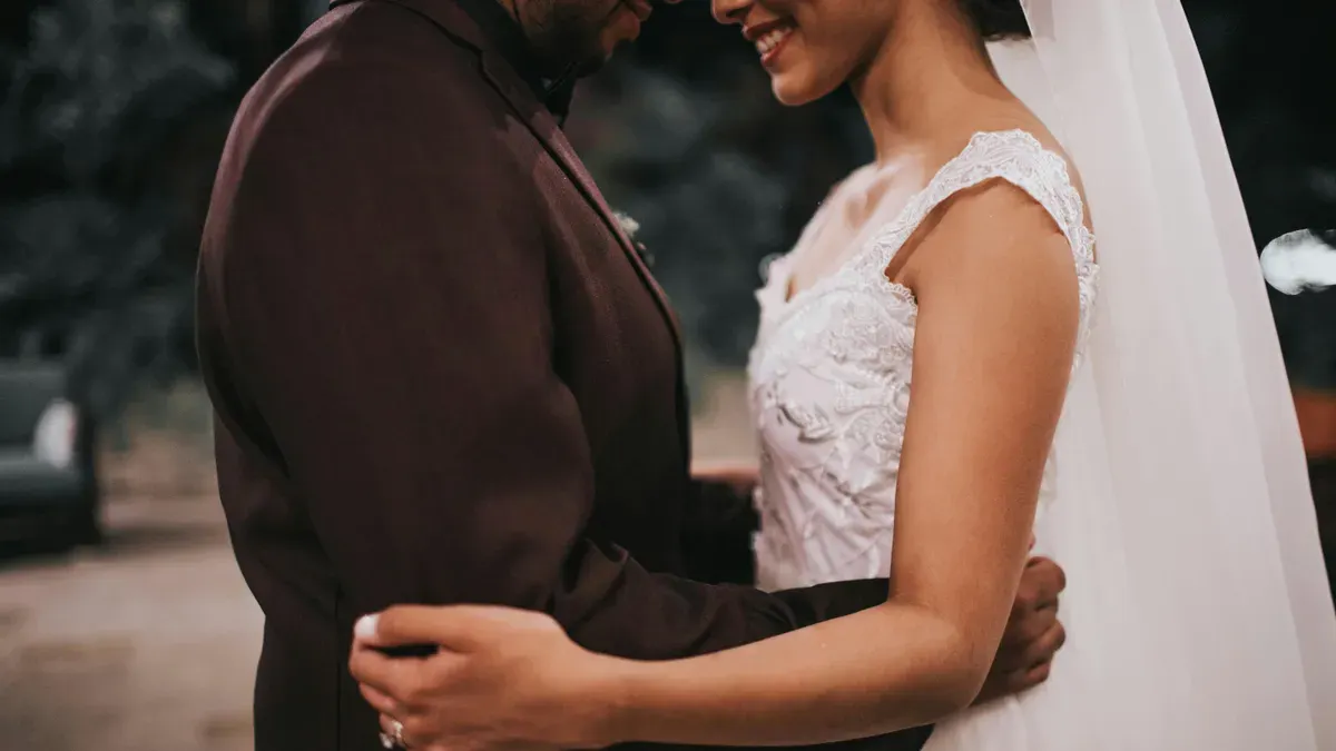 Nikah siri dan poligami diam-diam bisa dipidana penjara dalam aturan KUHP baru. (Sumber: Pexels/Luis Quintero)