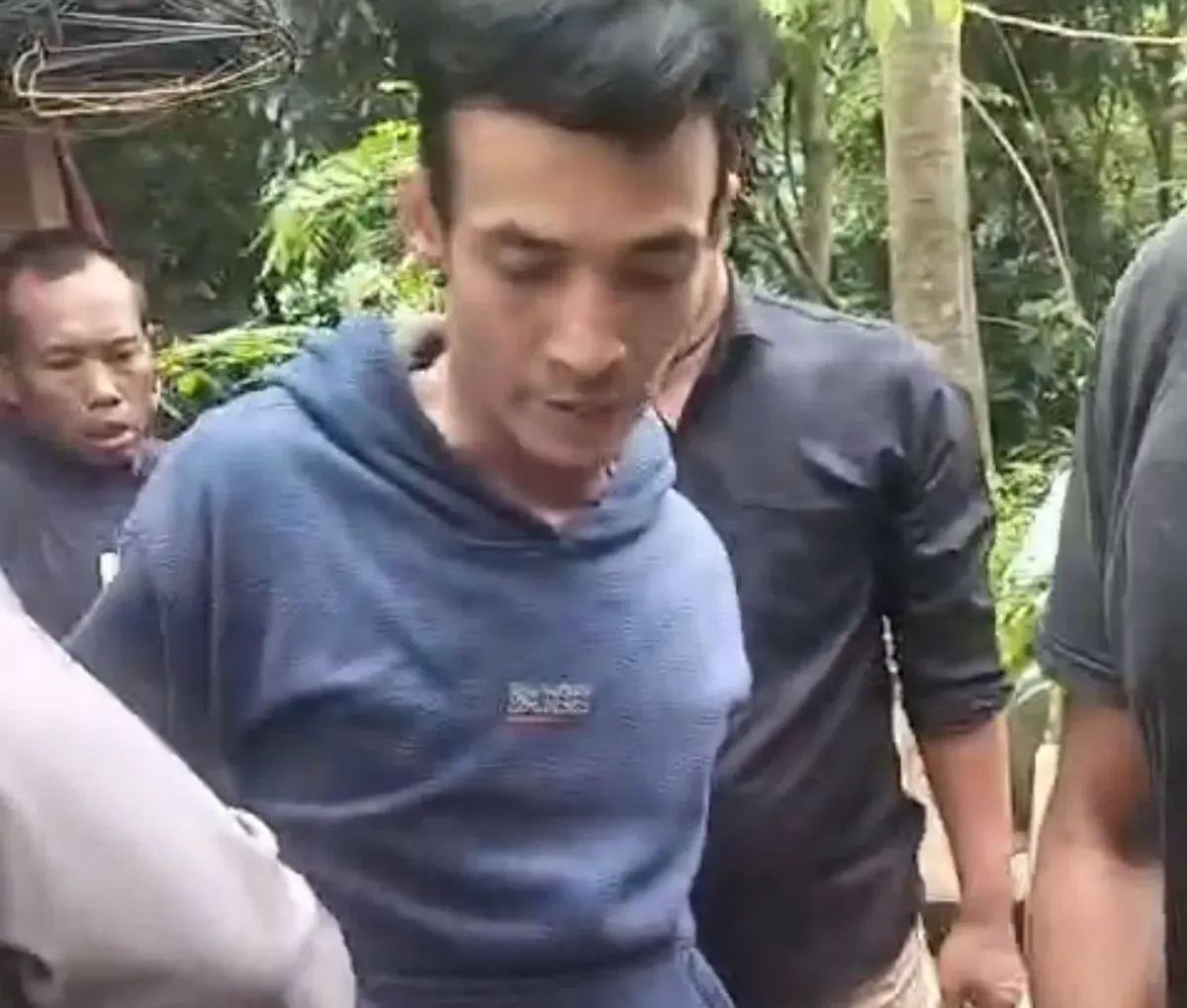 Pelaku residivis ditangkap polisi usai mencuri sepeda motor dengan modus berpura-pura menawarkan tabung gas murah kepada warga. (Sumber: Istimewa)