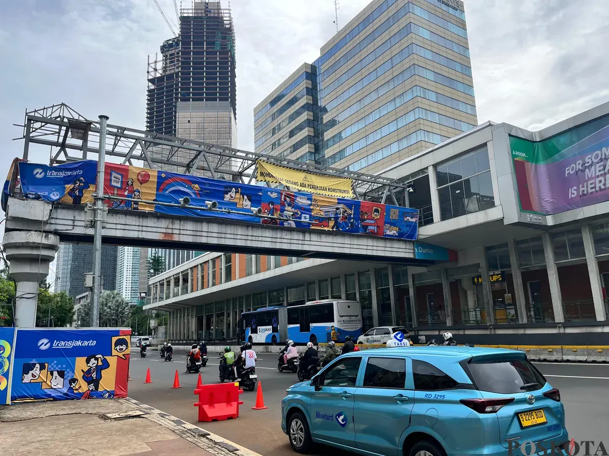 JPO Sarinah, MH Thamrin, Jakarta Pusat. (Sumber: Poskota/M. Tegar Jihad)