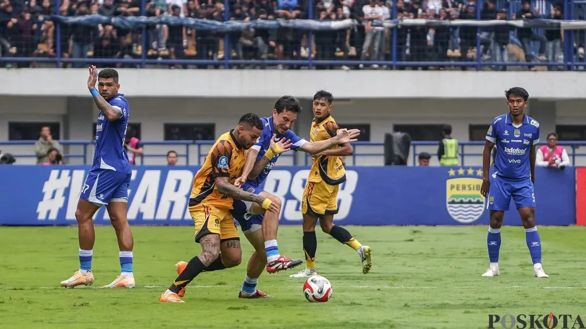 Jadwal Persib Bandung dan Persija Jakarta. (Sumber: Poskota/Bilal Nugraha Ginanjar)