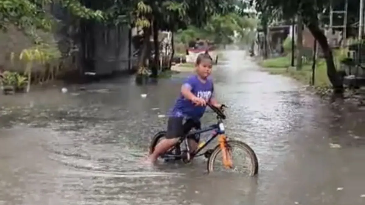 Kondisi genangan air di Bumi Nagara Lestari. (Sumber: Dok. Polsek Cikande)