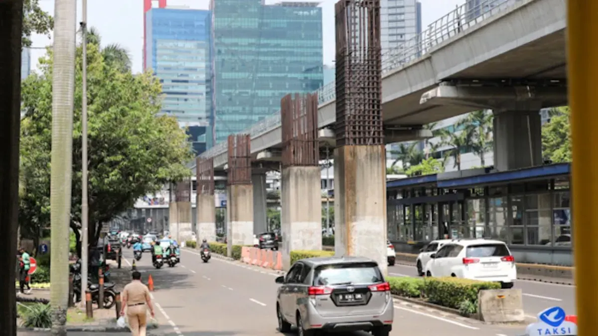 Ilustrasi tiang monorel di Rasuna Said Jakarta yang akan segera dibongkar Pemprov DKI. (Sumber: beritajakarta.id)
