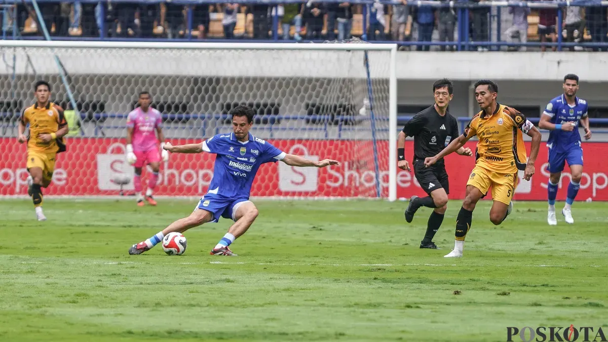 Pertandingan antara Persib vs Persija di BRI Super League 2025/2026. (Sumber: Poskota/Bilal Nugraha Ginanjar)