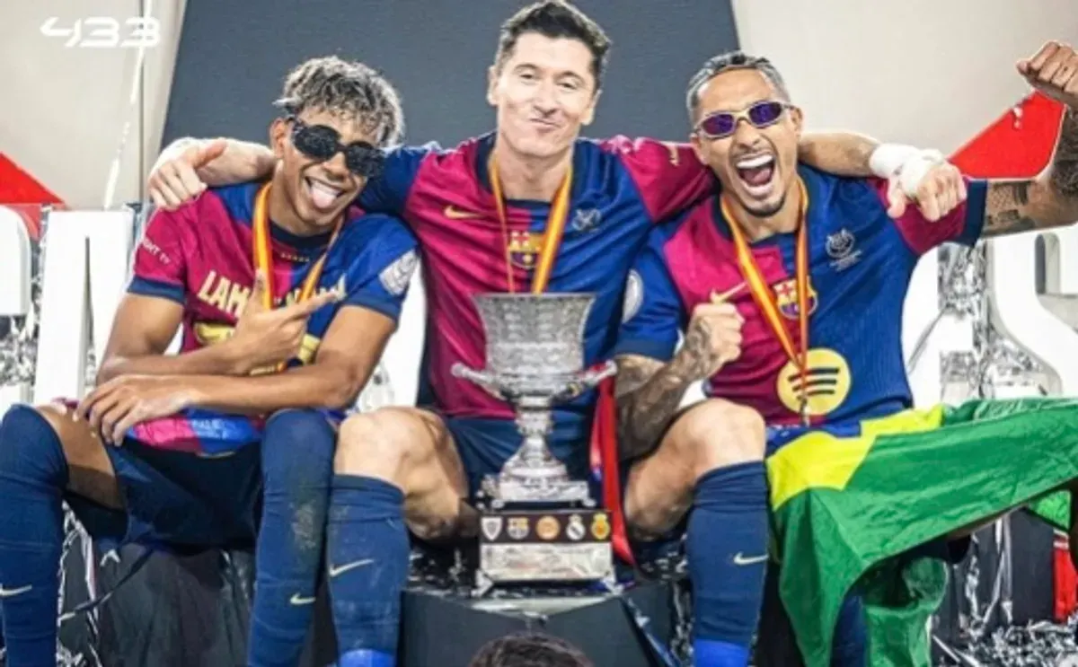Barcelona berhasil meraih gelar juara Piala Super Spanyol 2026 usai kalahkan Real Madrid (Sumber: Instagram/@433)