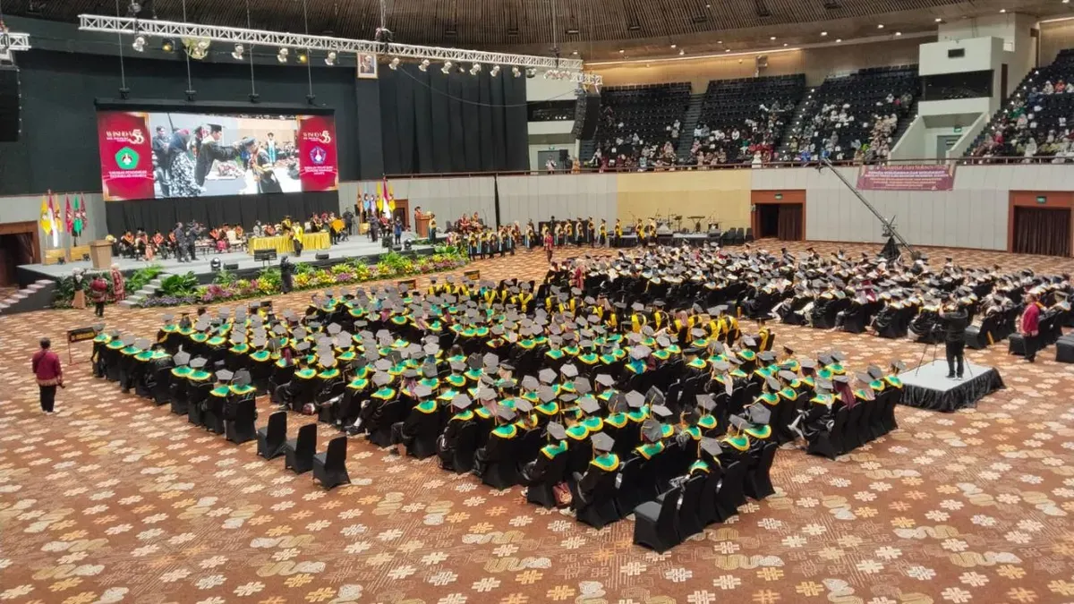 Indonesia Emas 2045 menjadi visi saat wisuda mahasiswa STEI. (Sumber: Dok. Istimewa)