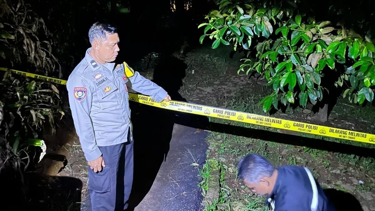 TKP pembunuhan di Dusun III, RT 12/RW 04, Kecamatan Kiarapedes, Kabupaten Purwakarta. (Sumber: Dok. Istimewa)