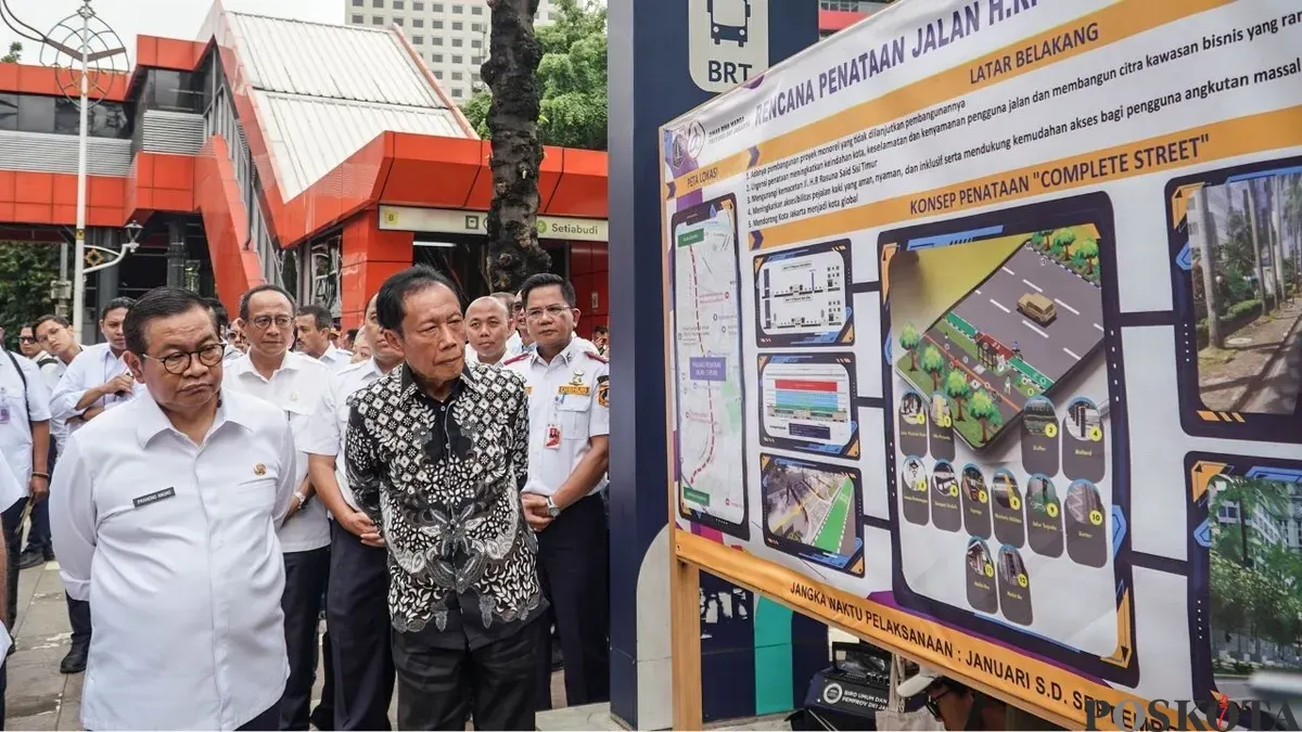 Gubernur Jakarta, Pramono Anung meninjau pembongkaran tiang monorel mangkrak di Jalan Rasuna Said, Setiabudi, Jakarta Selatan, Rabu, 14 Januari 2025. (Sumber: Poskota/Bilal Nugraha Ginanjar)
