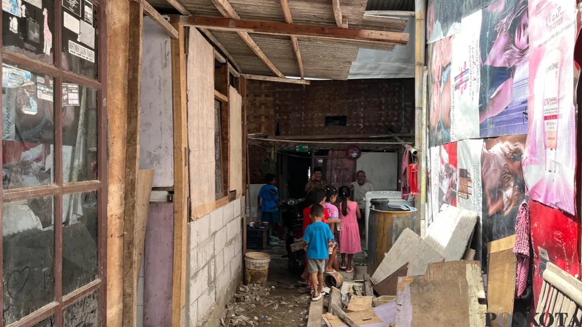 Suasana perkampungan di Kampung Bilik, Kalideres, Jakarta Barat. (Sumber: Poskota/Pandi Ramedhan)