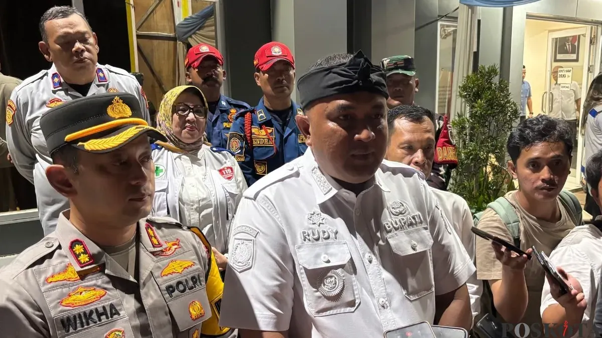 Bupati Bogor, Rudy Susmanto membantah ledakan tambang emas PT Antam Tbk. (Sumber: Poskota/Giffar Rivana)