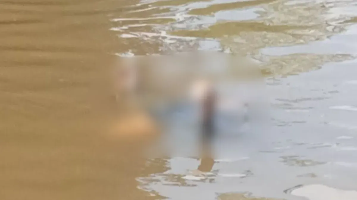 Warga digegerkan dengan penemuan sesosok jasad pria tanpa identitas di bantaran Kali Ciliwung, kawasan Lenteng Agung, Jagakarsa, Jakarta Selatan, pada Jumat, 16 Januari 2026. (Sumber: Dok. Polsek Jagakarsa)