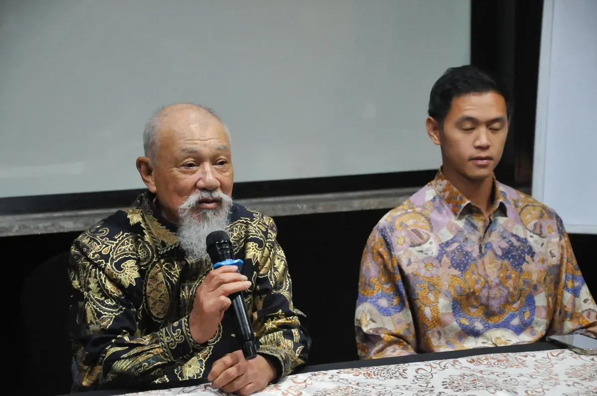 Duta Besar Kehormatan WHO untuk Pemberantasan Kusta sekaligus Ketua Nippon Foundation, Yohei Sasakawa dan Influencer Arnold Saputra di Menteng, Jakarta Pusat, Jumat, 16 Januari 2026. (Sumber: Istimewa)