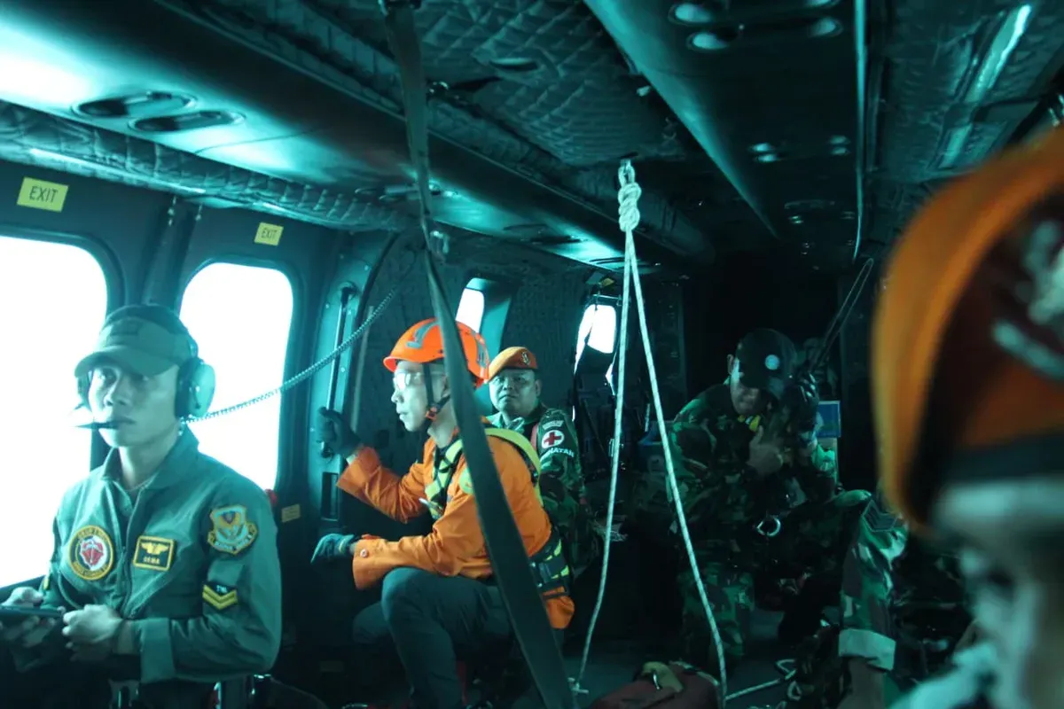 TNI AU mengerahkan helikopter H225M Caracal untuk membantu operasi pencarian pesawat 42-500 milik Indonesia Air Transport (IAT) yang dilaporkan kehilangan komunikasi pada Sabtu, 17 Januari 2026. (Sumber: TNI AU)