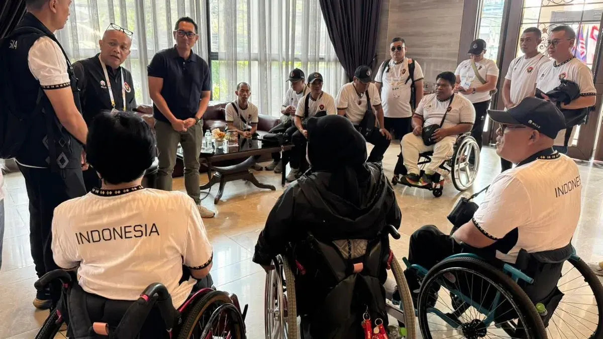 Kajari Kabupaten Bogor, Denny Achmad saat bersama para atlet difabel jelang ajang ASEAN Para Games 2025. (Sumber: Istimewa)