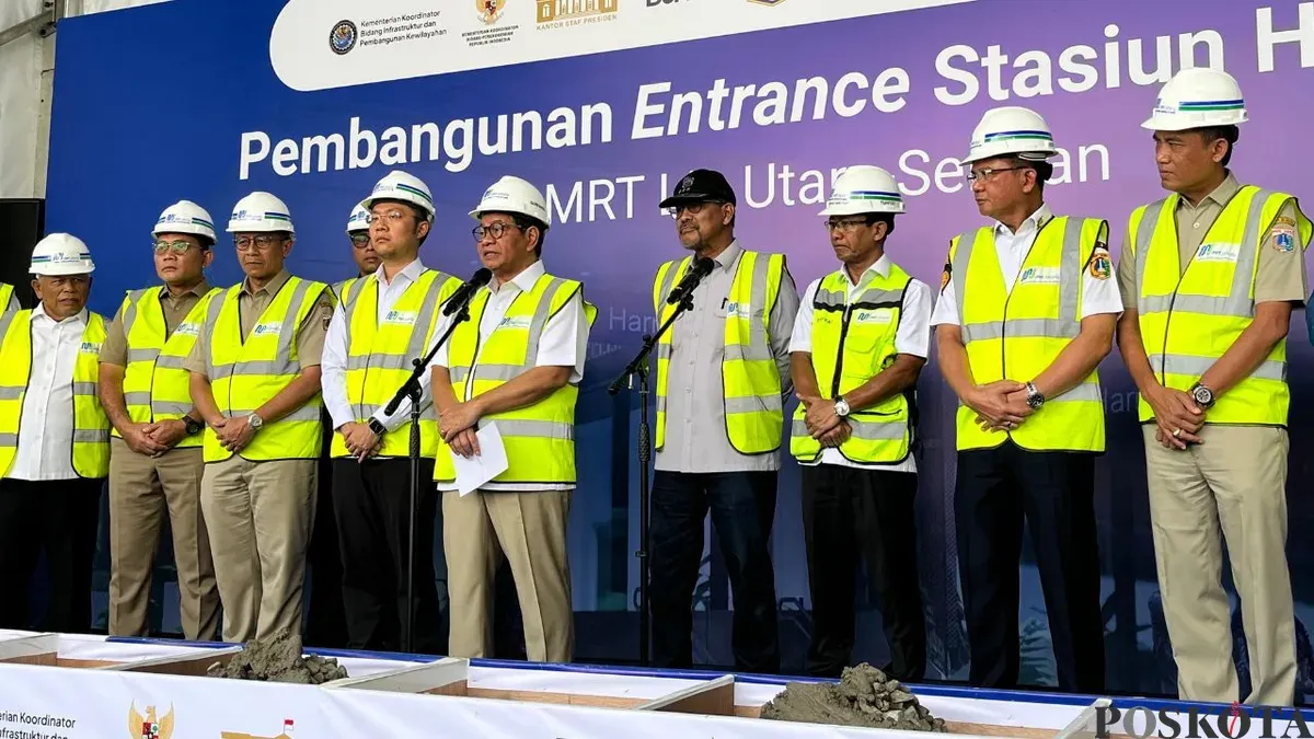 Gubernur Jakarta, Pramono Anung menyampaikan pernyataan kepada awak media di Gambir, Jakarta Pusat, Selasa, 20 Januari 2026. (Sumber: Poskota/M. Tegar Jihad)