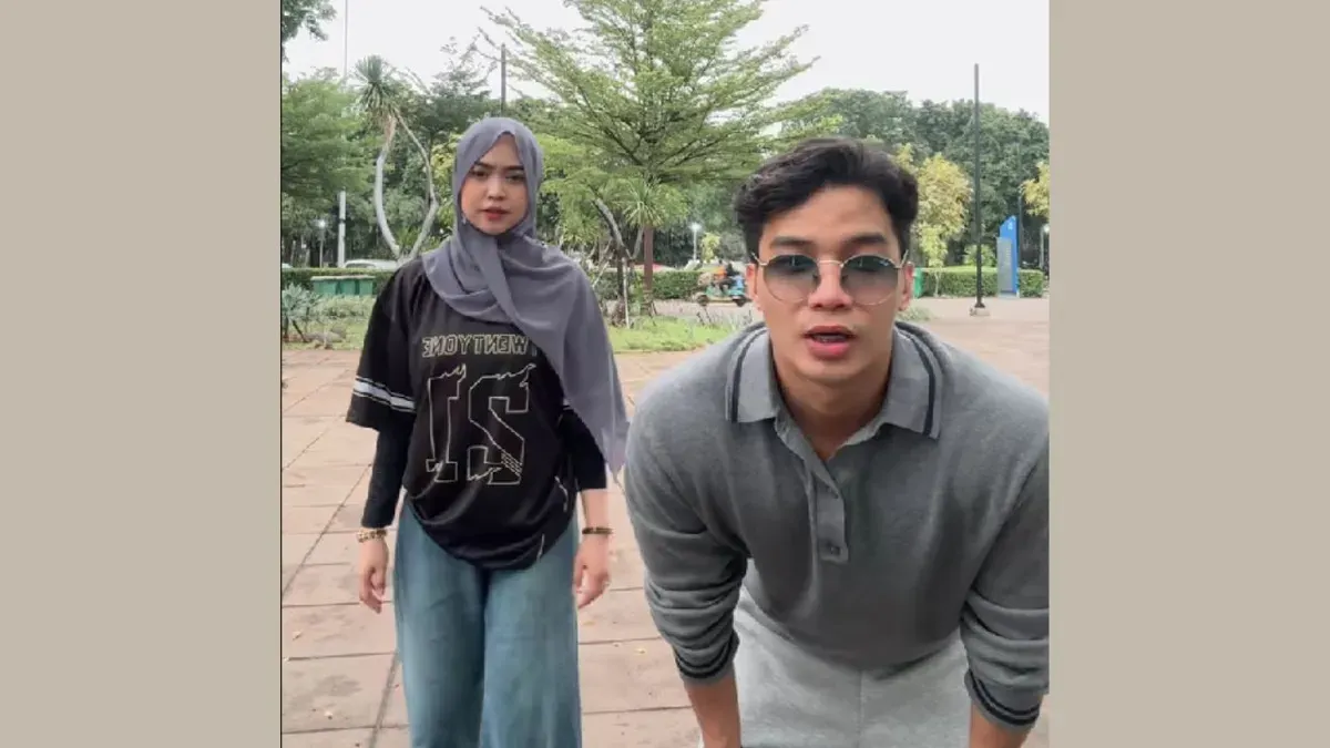 Video TikTok Mikhail Iman dan Ria Ricis (Sumber: TikTok/@mikhailimaan)