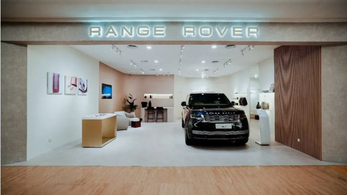 Mobil Range Rover dipamerkan di Pop-Up Store eksklusif di Plaza Indonesia hingga 5 April 2026. (Sumber: Dok. JLM)