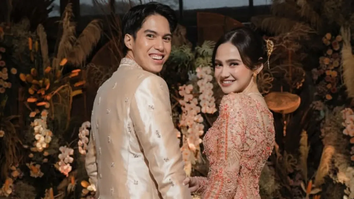 Momen lamaran El Rumi dan Syifa Hadju dapat disaksikan lewat link streaming di SCTV dan Vidio. (Sumber: Instagram/@syifahadju)