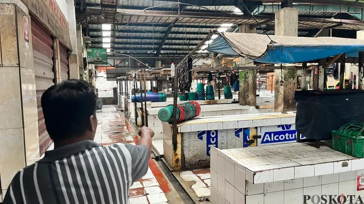 Kios daging di Pasar Cakung, Jakarta Timur tutup serentak, Kamis, 22 Januari 2026. (Sumber: Poskota/M Tegar Jihad)