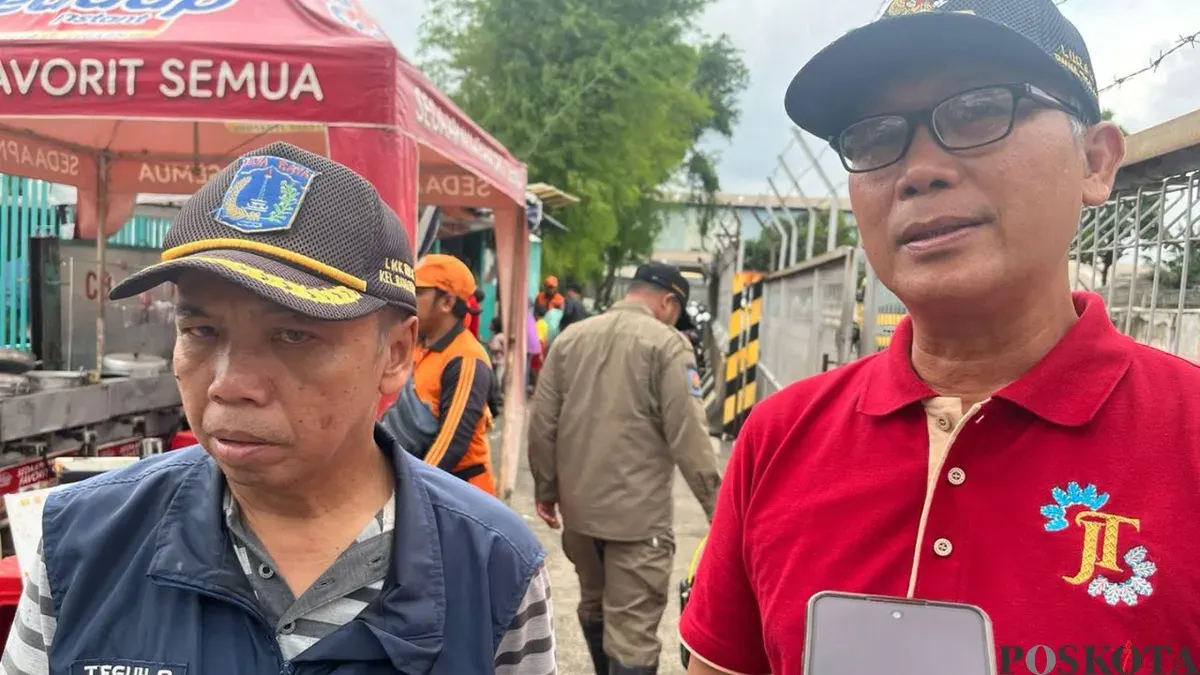 Lurah Rawa Terate, Jainuddin saat di wawancarai Poskota, Jumat, 23 Januari 2026. (Sumber: Poskota/M Tegar Jihad)