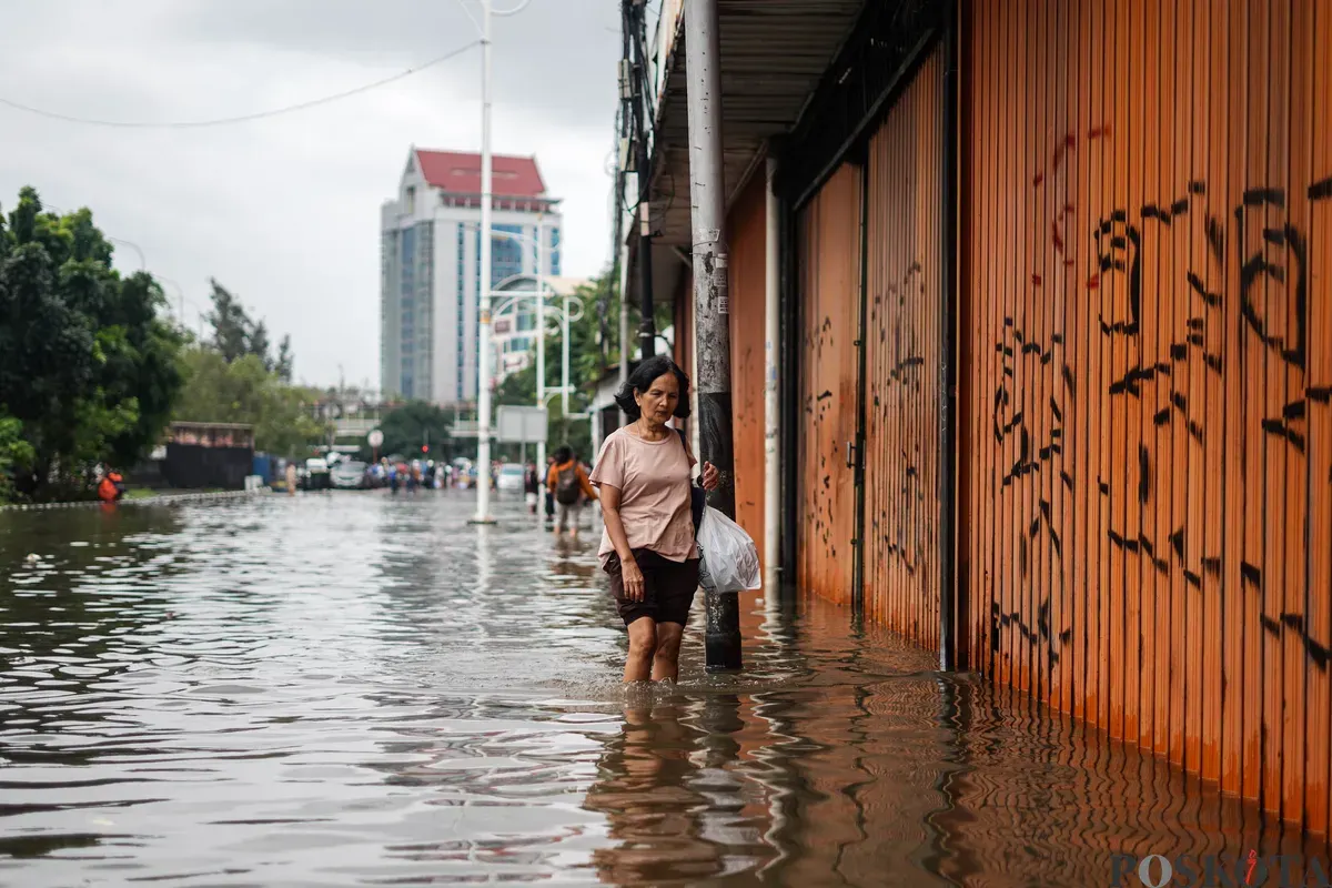 Situasi banjir di Jakarta. (Sumber: Poskota/Bilal Nugraha Ginanjar)