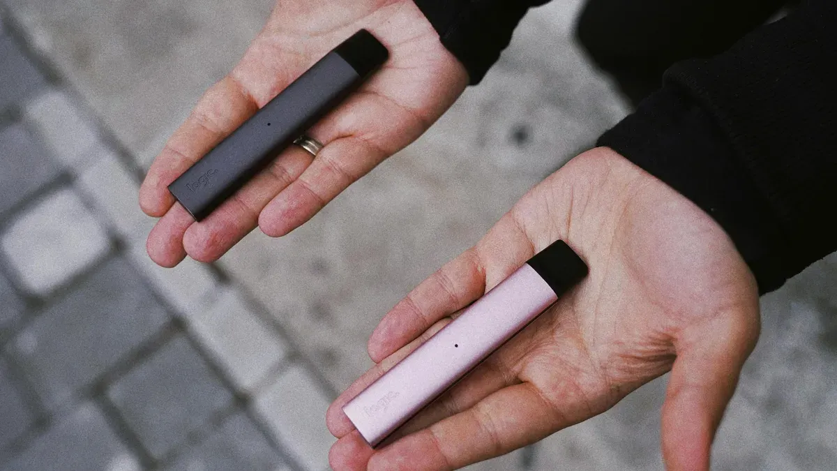 Ilustrasi - Perbedaan podgeter dengan pod biasa dan vape. (Sumber: Pexels)