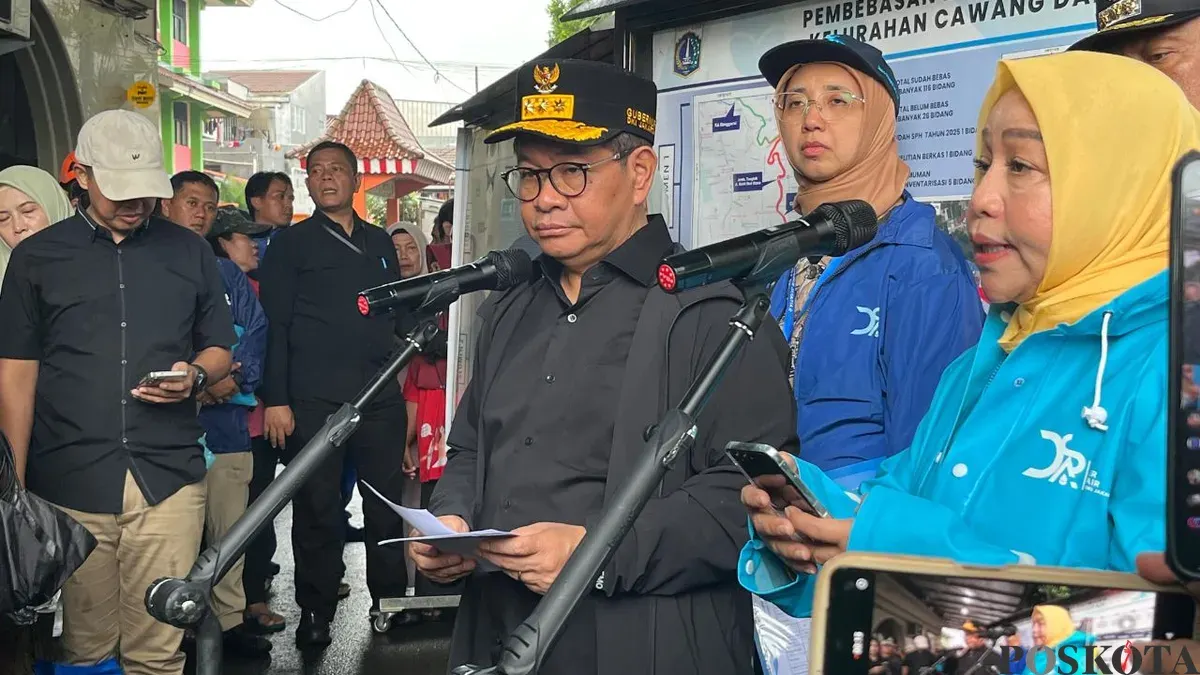 Gubernur Jakarta Pramono Anung saat menyampaikan pernyataan kepada awak media di Cawang, Jakarta Timur, Kamis, 29 Januari 2026. (Sumber: Poskota/M Tegar Jihad)