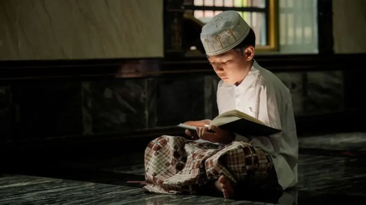 Ilustrasi. Anak-anak sedang mengaji (Sumber: Pinterest)
