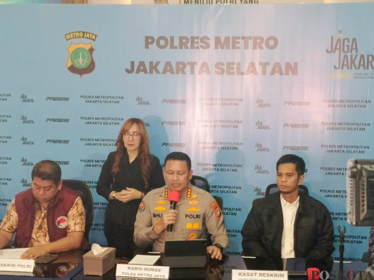Polres Metro Jakarta menggelar konferensi pers terkait penghentian penyidikan kasus kematian seorang selebgram Lula Lahfah, di Polres Jakarta Selatan, Jumat, 30 Januari 2026. (Sumber: Poskota/Ali Mansur)