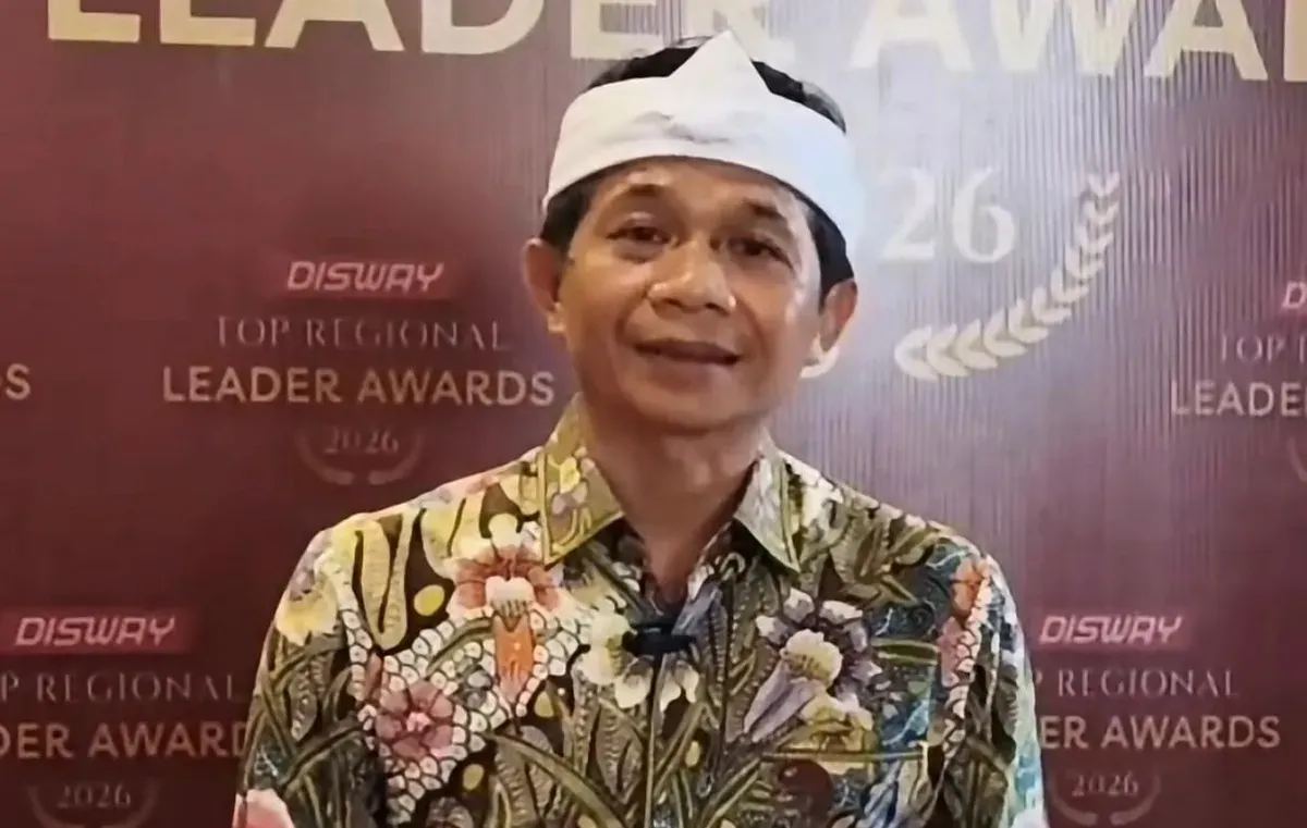 Bupati Purwakarta Saepul Bahri Binzein alias Om Zein tengah viral usai menyanyikan lagu bahasa Sunda berjudul Lalaki Langit, Lalanang Bejat. (Sumber: Instagram/@omzein_bupatiaing)