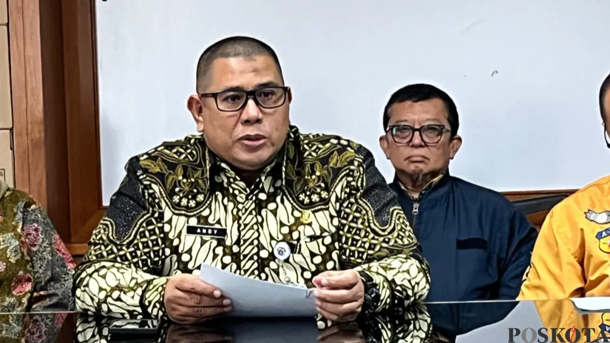 Kepala Sudin Citata Jakarta Selatan, Andy Lazuardy saat memberikan pernyataan kepada awak media di Kantor Sudin Citata Jaksel, Kebayoran Baru, Jakarta Selatan, Kamis, 2 Juli 2026. (Sumber: Poskota/M. Tegar Jihad)