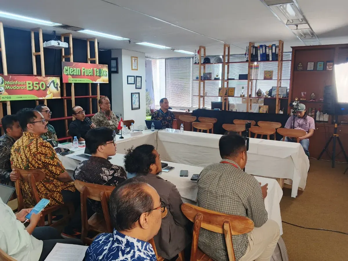 Diskusi Clean Fuel Talk bertema “Antara Manfaat dan Mudharat B50” di Jakarta, Jumat (3/7/2026), membahas implementasi biodiesel B50. (Sumber: Istimewa)