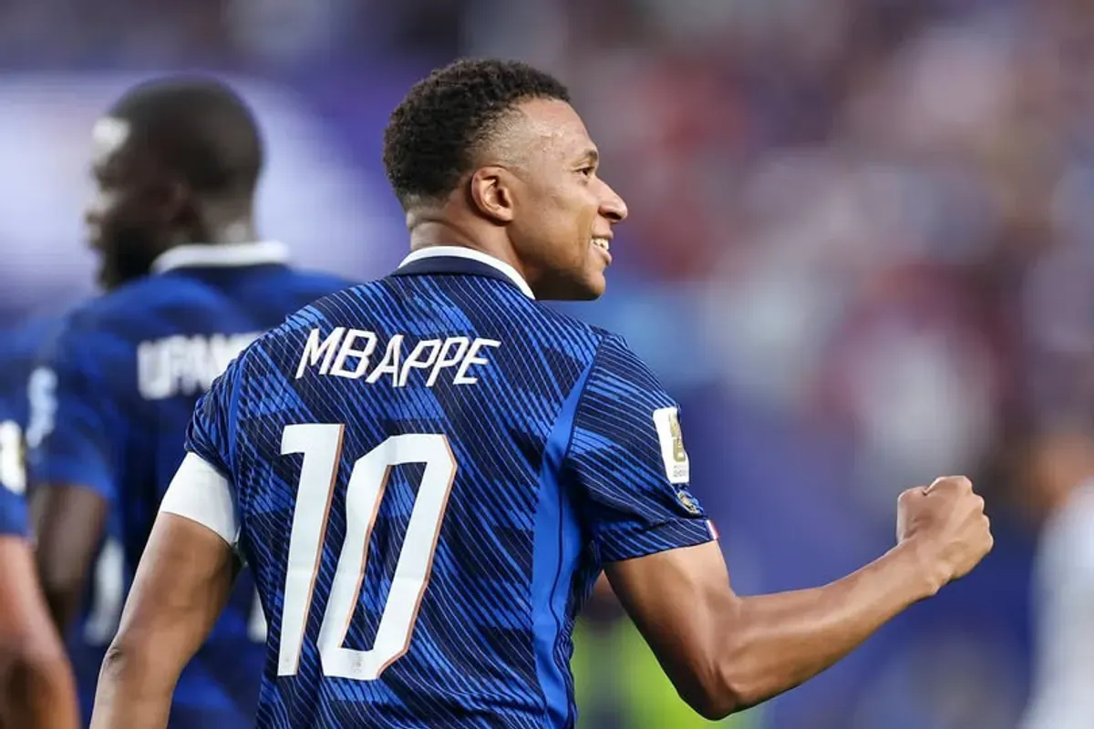 Kylian Mbappe merayakan gol penalti yang membawa Prancis mengalahkan Paraguay 1-0 sekaligus memastikan langkah Les Bleus ke babak perempat final Piala Dunia 2026. (Sumber: Facebook)