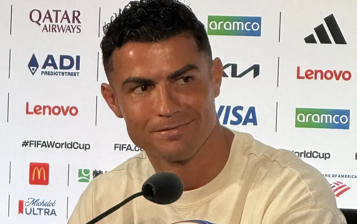 Cristiano Ronaldo memastikan Piala Dunia 2026 menjadi penampilan terakhirnya di ajang sepak bola terbesar dunia, namun belum berniat mengakhiri karier bersama Timnas Portugal. (Sumber: X/@TapaNava)
