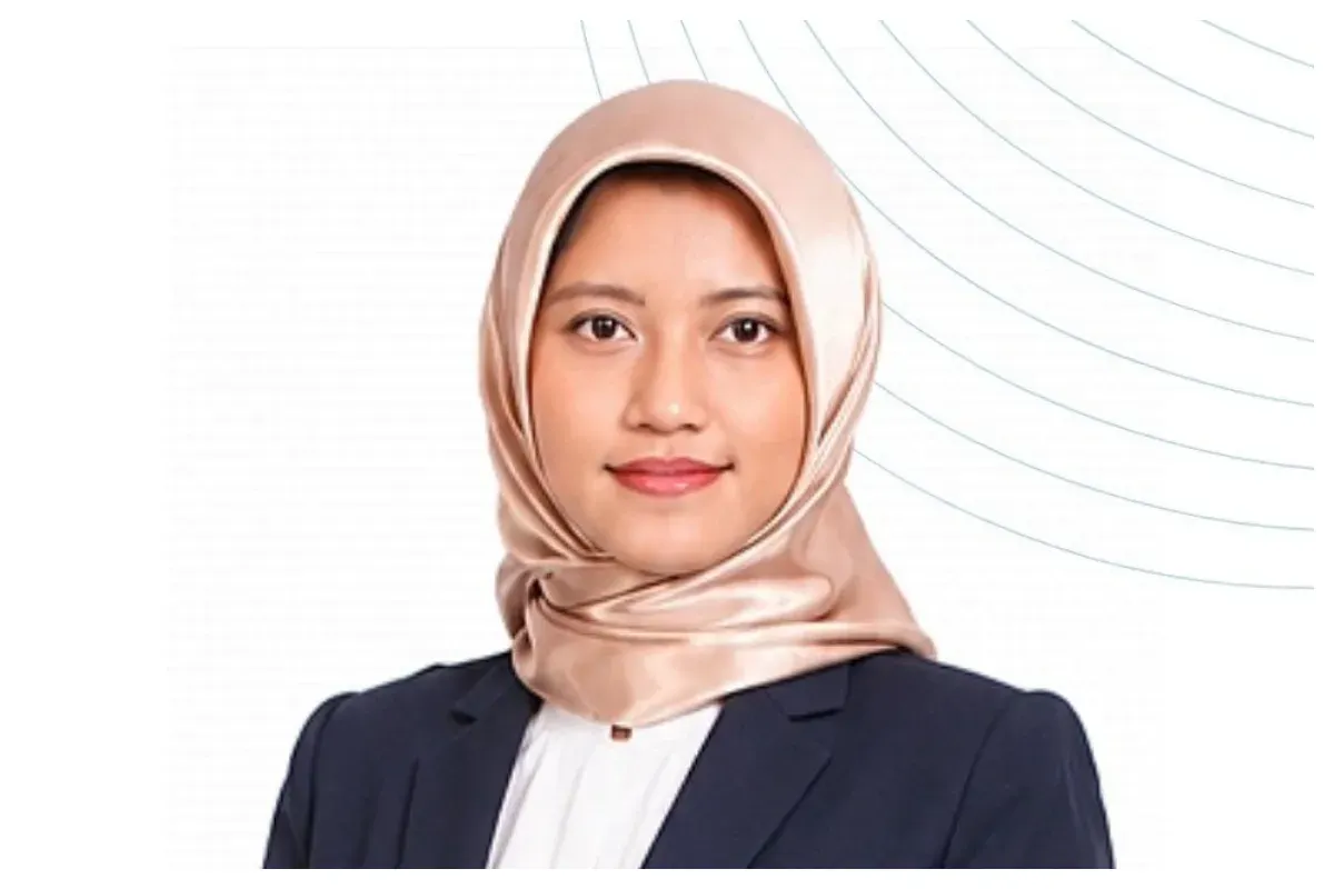 Sosok Aisyah Zakkiyah yang ditunjuk sebagai Komisaris PT PP (Persero) Tbk atau PTPP. (Sumber: X/@bilbiils_)